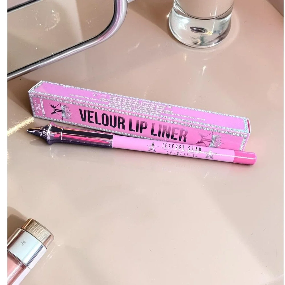 Jeffree Star Cosmetics - Velour Lip Liner - Shade: C-Word - *NIB*